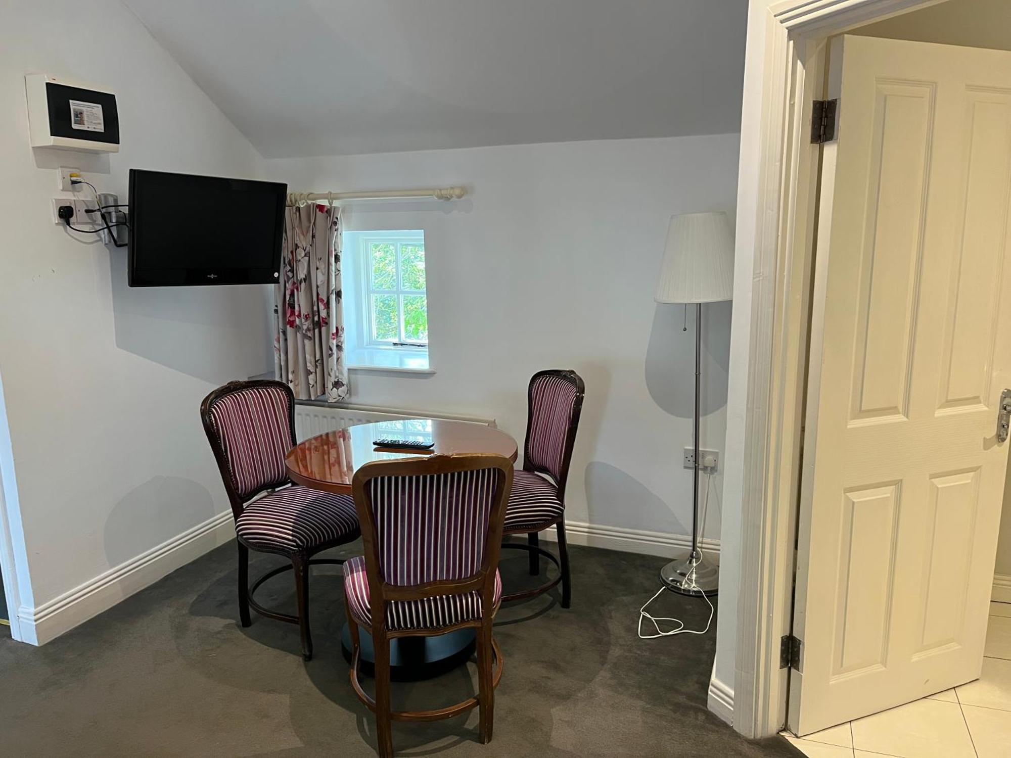 Manor Hotel 3*